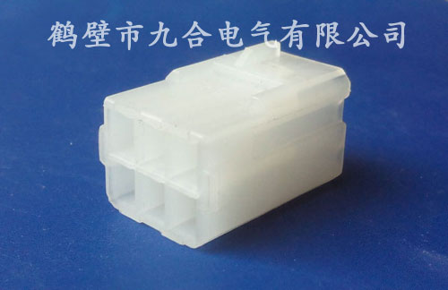 连接器